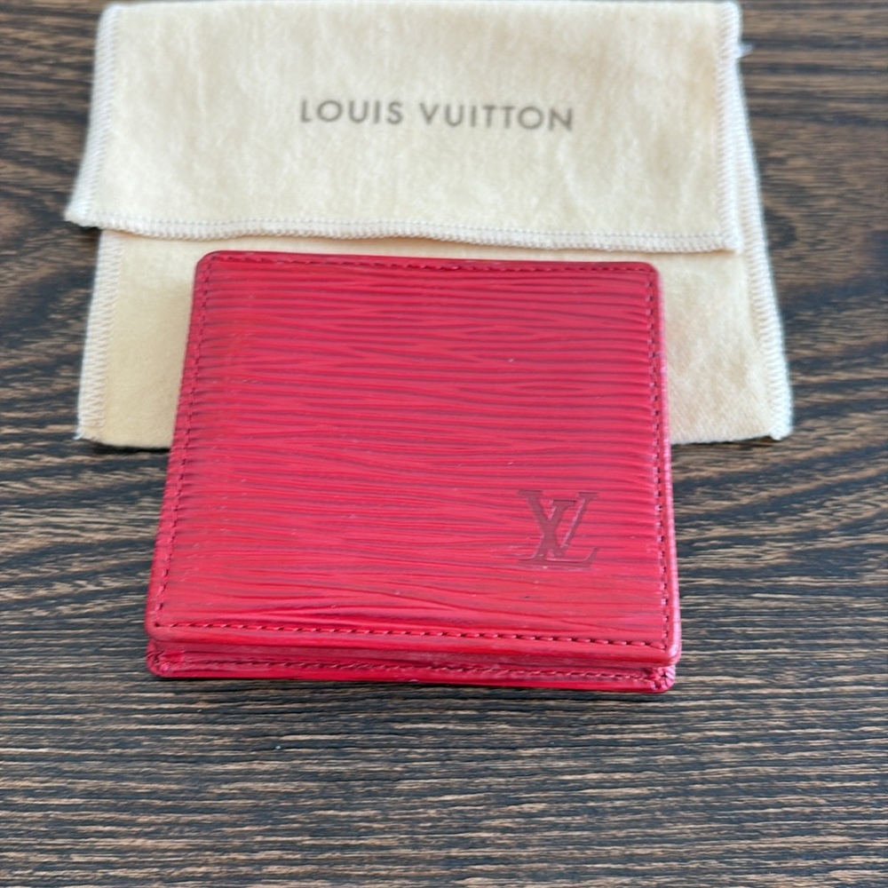 Louis Vuitton Vintage Castilian Red Epi Leather Accordion Coin Purse - Picture 3 of 11